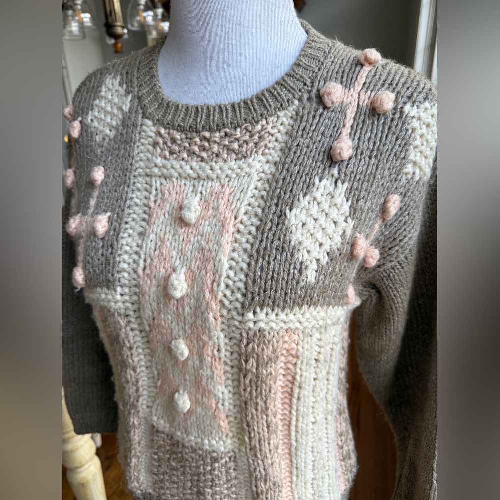 Country Concepts Vintage 90s Tan/Pink/Cream
Grandma Women’s Sweater Size Medium
